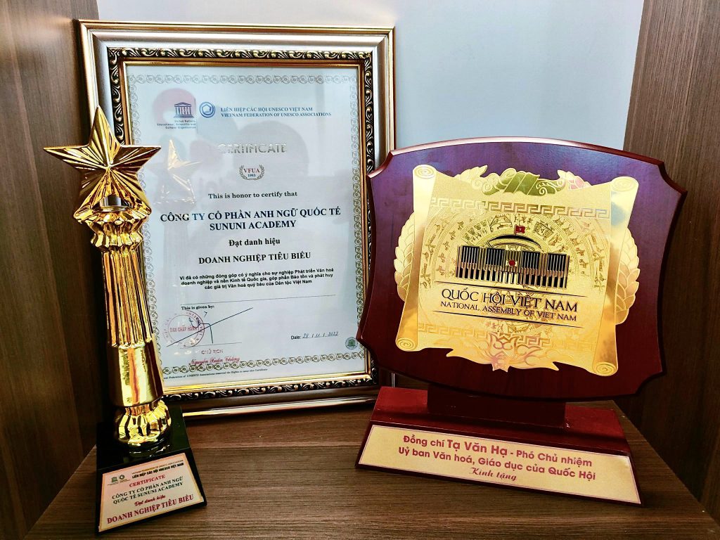 SunUni Academy vinh dự được trao tặng giải thưởng “TOP 10 Doanh nghiệp tiêu biểu UNESCO”